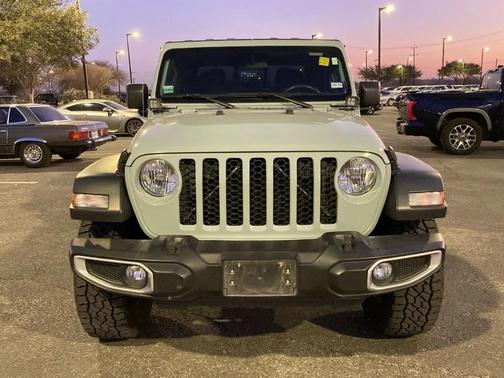 2023 Jeep Gladiator Sport