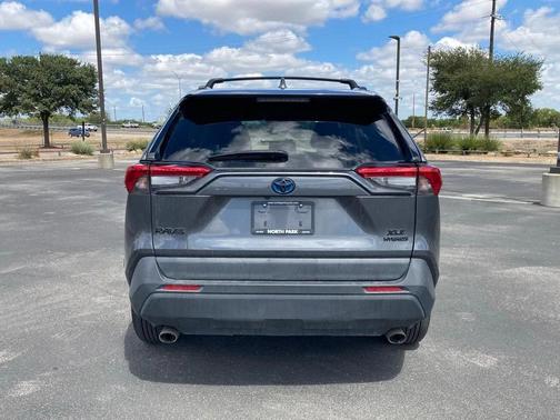 2020 Toyota RAV4 Hybrid XLE