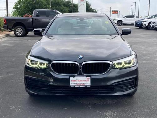 2020 BMW 530 530i