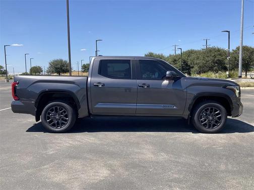 2026 Toyota Tundra Hybrid Platinum