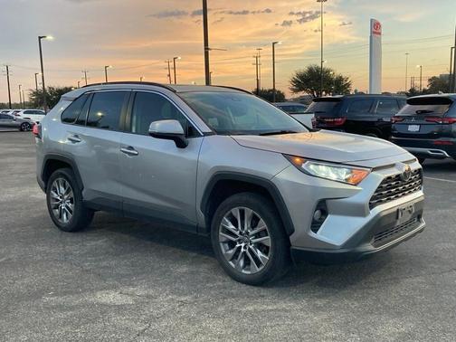 2020 Toyota RAV4 XLE Premium