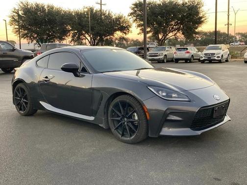 2024 Toyota GR86 Premium