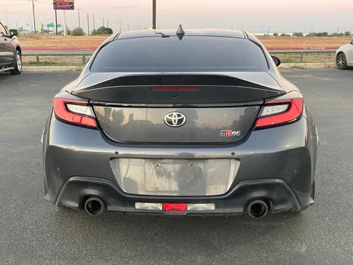 2024 Toyota GR86 Premium