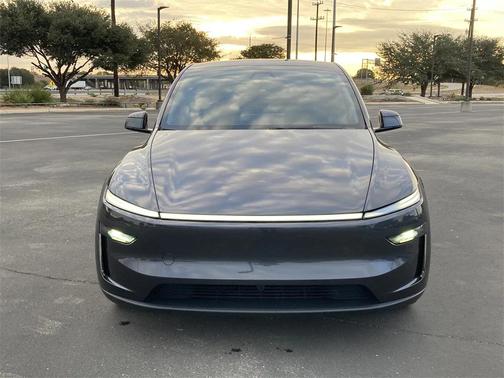 2026 Tesla Model Y Long Range Dual Motor All-Wheel Drive