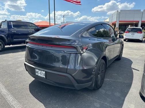 2026 Tesla Model Y Long Range Dual Motor All-Wheel Drive