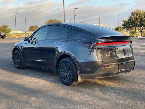 2026 Tesla Model Y Long Range Dual Motor All-Wheel Drive