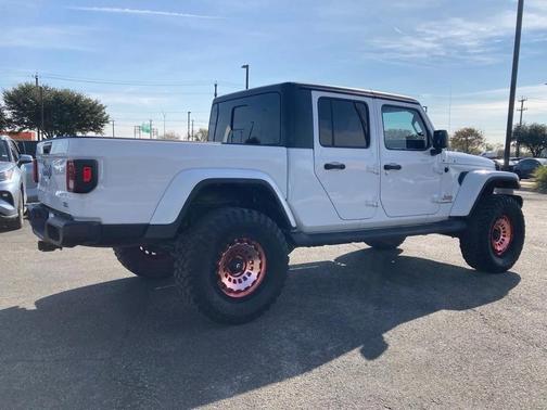 2022 Jeep Gladiator Overland