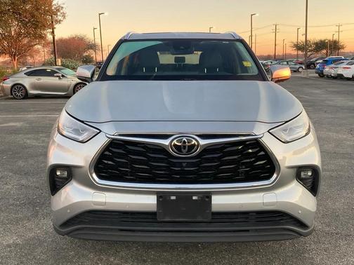 2022 Toyota Highlander Limited