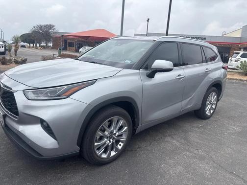 2022 Toyota Highlander Limited
