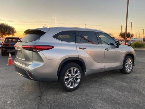 2022 Toyota Highlander Limited