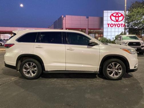 2015 Toyota Highlander LE