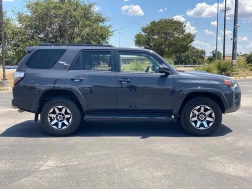 2024 Toyota 4Runner TRD Off Road