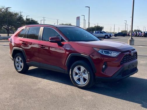 2021 Toyota RAV4 Hybrid XLE