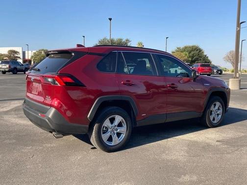 2021 Toyota RAV4 Hybrid XLE