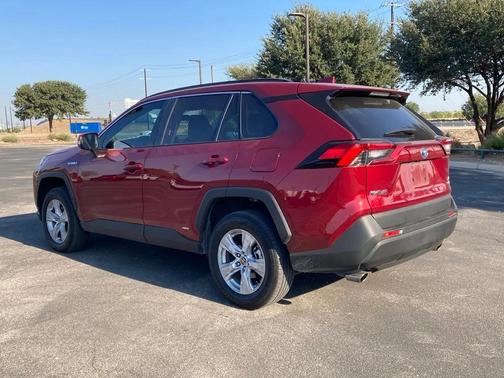 2021 Toyota RAV4 Hybrid XLE