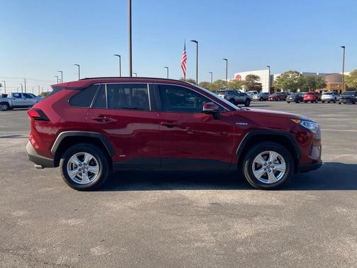 2021 Toyota RAV4 Hybrid XLE
