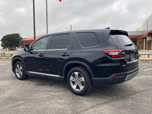 Crystal Black Pearl 2025 Honda Pilot EX-L