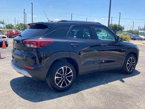 Black Metallic 2025 Chevrolet Trailblazer LT