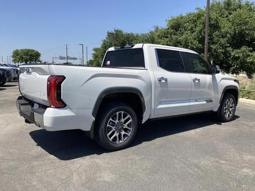 2025 Toyota Tundra Hybrid 1794 Edition