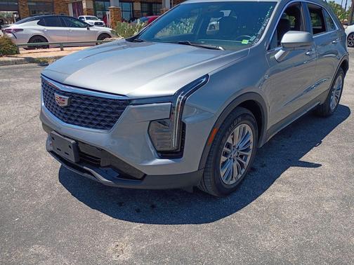 Argent Silver Metallic 2025 Cadillac XT4 Premium Luxury