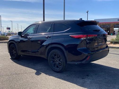 2022 Toyota Highlander L