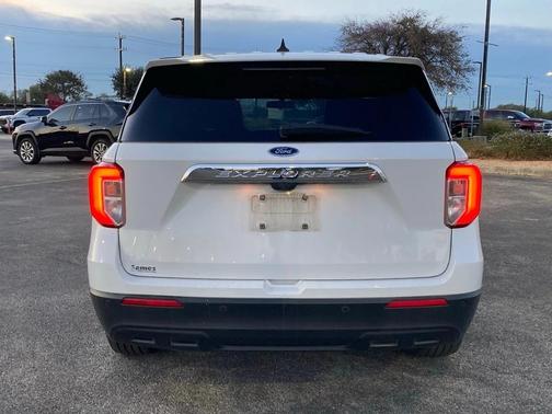 2021 Ford Explorer Base