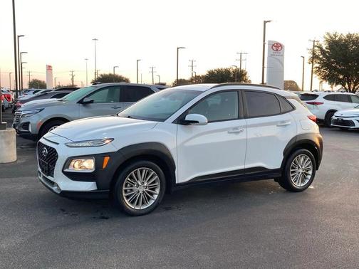 2020 Hyundai KONA SEL Plus