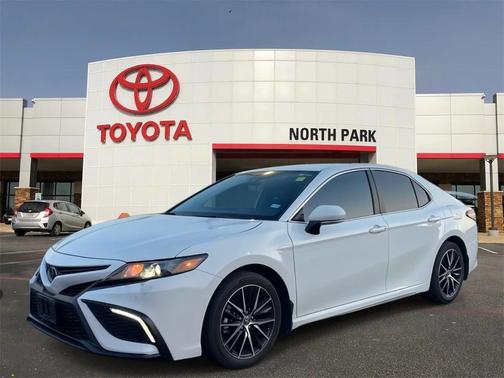 2024 Toyota Camry SE