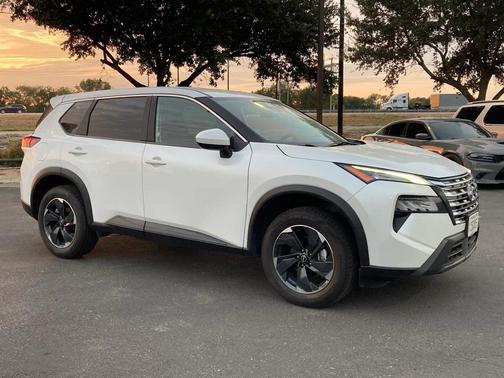 2024 Nissan Rogue SV