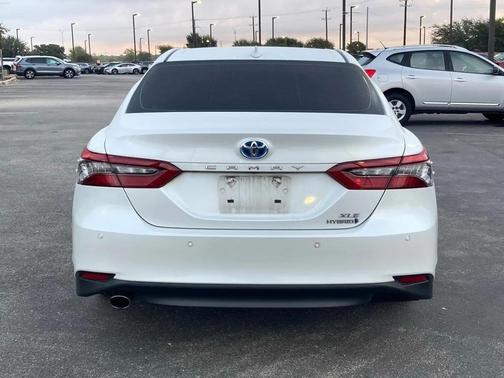 2021 Toyota Camry Hybrid XLE