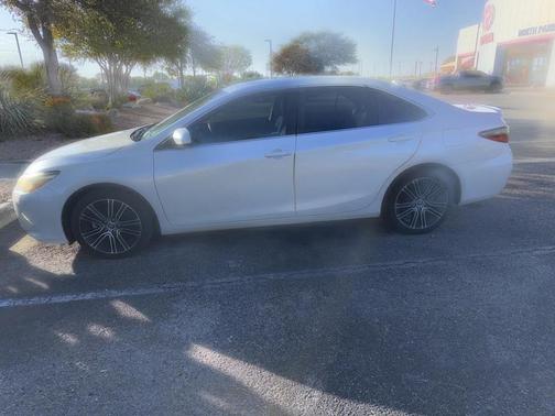 2016 Toyota Camry SE w/Special Edition Pkg