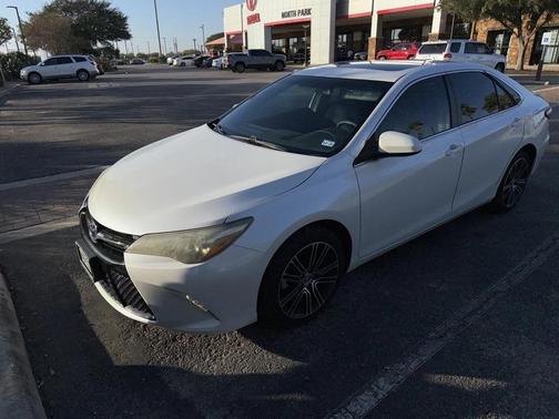 2016 Toyota Camry SE w/Special Edition Pkg