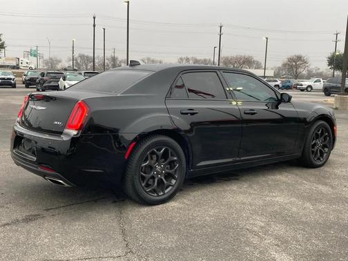 2019 Chrysler 300 S