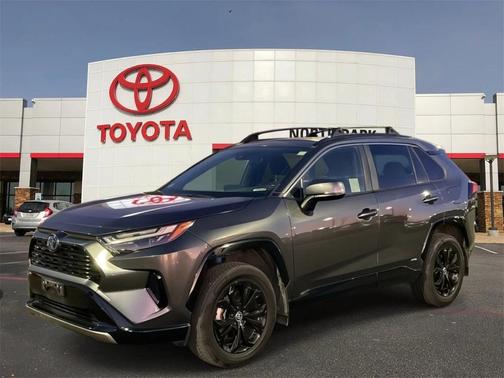 2022 Toyota RAV4 Hybrid SE