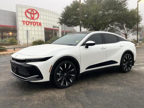 2025 Toyota Crown Platinum