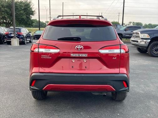 2024 Toyota Corolla Cross LE