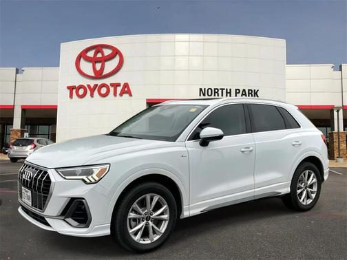 2024 Audi Q3 Premium 45 TFSI S line quattro Tiptronic