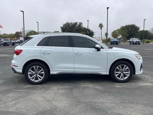 2024 Audi Q3 Premium 45 TFSI S line quattro Tiptronic