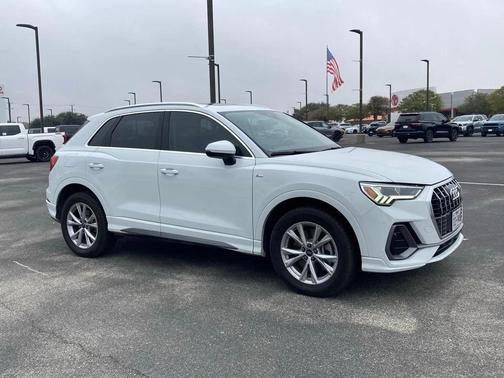 2024 Audi Q3 Premium 45 TFSI S line quattro Tiptronic