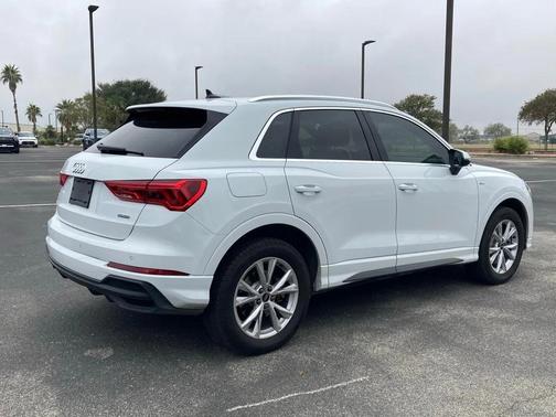 2024 Audi Q3 Premium 45 TFSI S line quattro Tiptronic