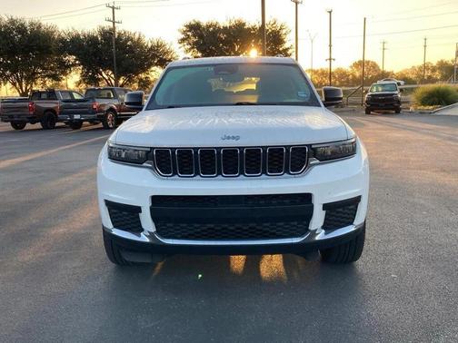 2023 Jeep Grand Cherokee L Laredo