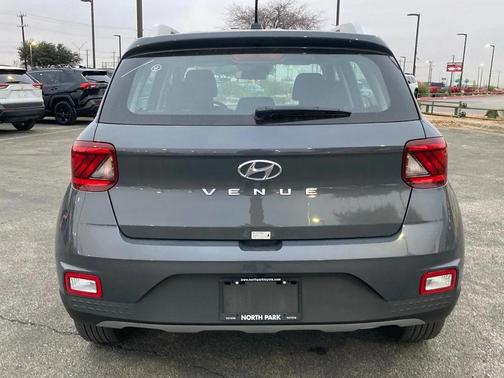 2025 Hyundai VENUE SEL