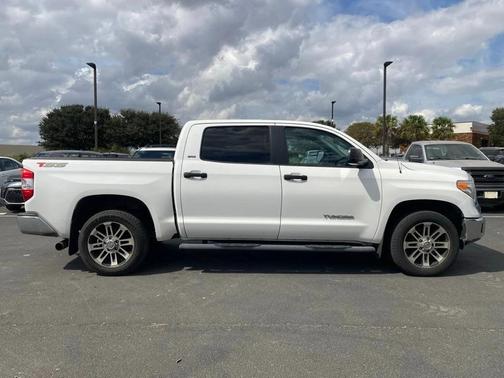 2014 Toyota Tundra SR5