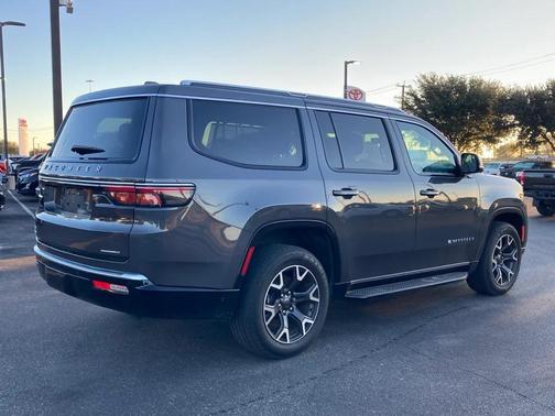 2023 Jeep Wagoneer Series III 4x4