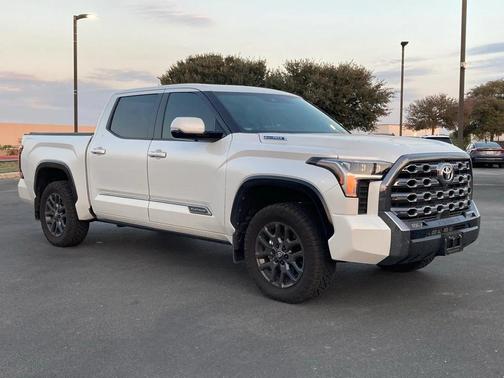 2025 Toyota Tundra Hybrid Platinum