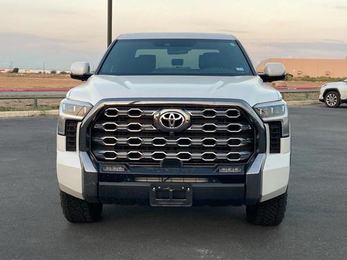 2025 Toyota Tundra Hybrid Platinum