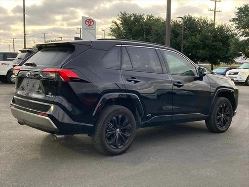 2024 Toyota RAV4 Hybrid SE