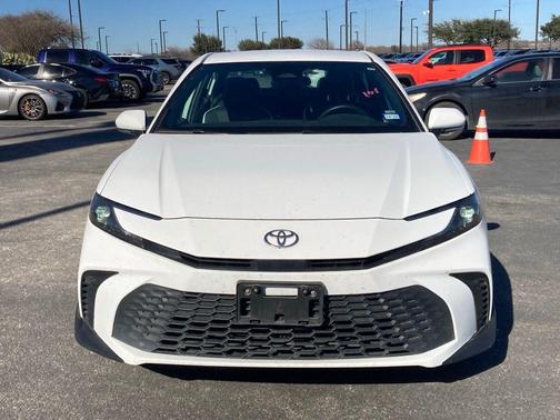 Ice Cap 2025 Toyota Camry SE