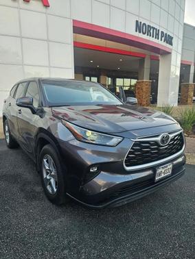 2023 Toyota Highlander LE
