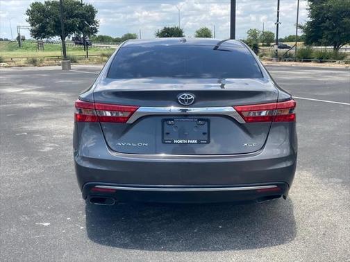 2018 Toyota Avalon XLE